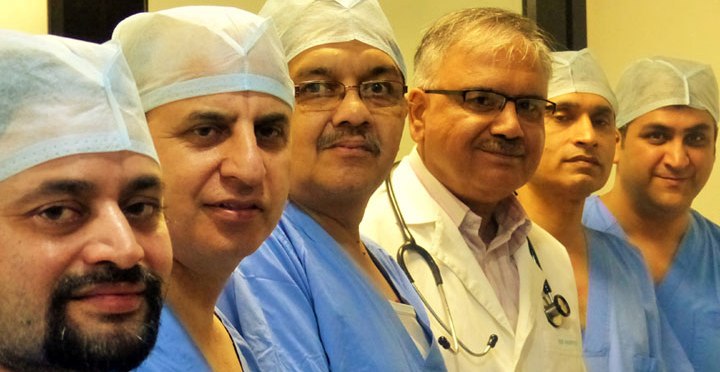 хирург позвоночника для эпидуральная стимуляция в Индии